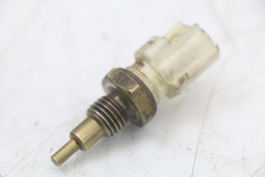 photo de SONDA DE TEMPERATURA DE ÁGUA YAMAHA XMAX X-MAX 125 (2006 - 2009) - Zoom do estado de desgaste
