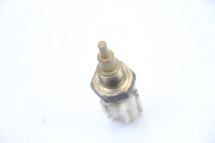 photo de SONDA DE TEMPERATURA DE ÁGUA YAMAHA X-MAX XMAX 125 (2010 - 2013) - Outro ângulo de visão