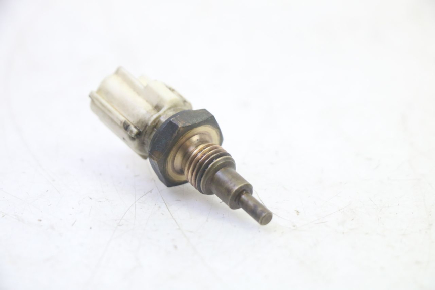 photo de SONDA DE TEMPERATURA DE ÁGUA YAMAHA X-MAX XMAX 125 (2010 - 2013) - Zoom do estado de desgaste