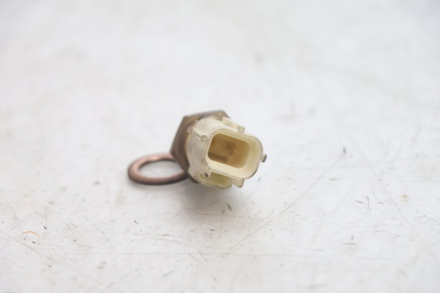 photo de SONDA DE TEMPERATURA DE ÁGUA YAMAHA X-MAX XMAX 125 (2010 - 2013) - Zoom do estado de desgaste