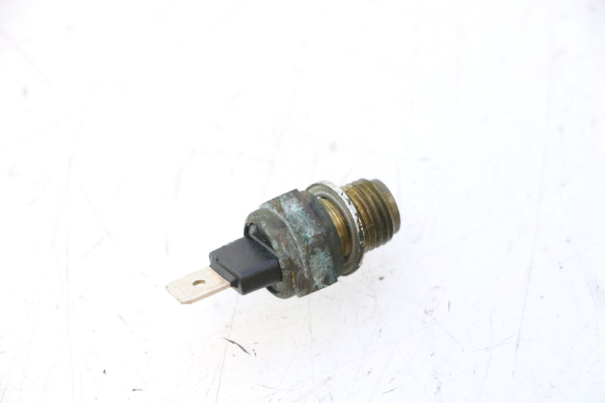 photo de SONDA DE TEMPERATURA DE ÁGUA PIAGGIO X9 EVOLUTION 125 (2003 - 2007) - Zoom do estado de desgaste