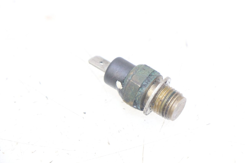 photo de SONDA DE TEMPERATURA DE ÁGUA PIAGGIO XEVO - X EVO 125 (2007 - 2017) - Zoom do estado de desgaste