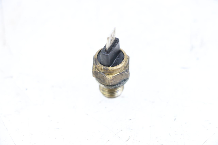 photo de SONDA DE TEMPERATURA DE ÁGUA PIAGGIO XEVO - X EVO 125 (2007 - 2017) - Zoom do estado de desgaste