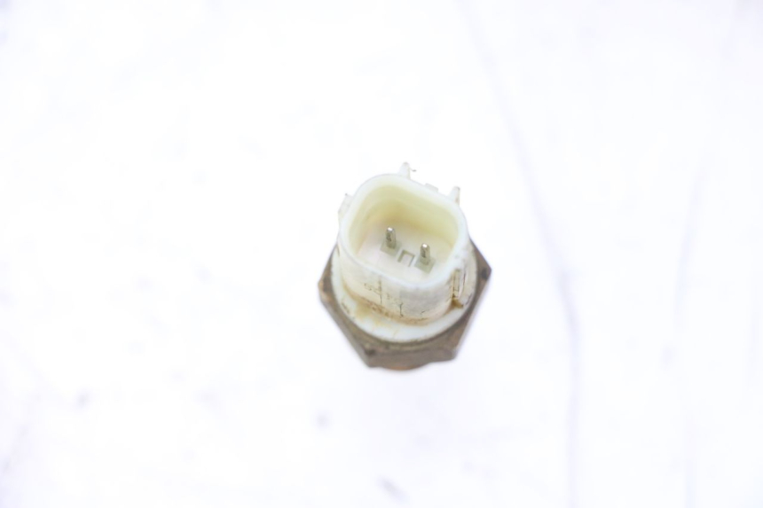 photo de SONDA DE TEMPERATURA DE ÁGUA YAMAHA YZF YZ-F 450 (2014 - 2016) - Zoom do estado de desgaste