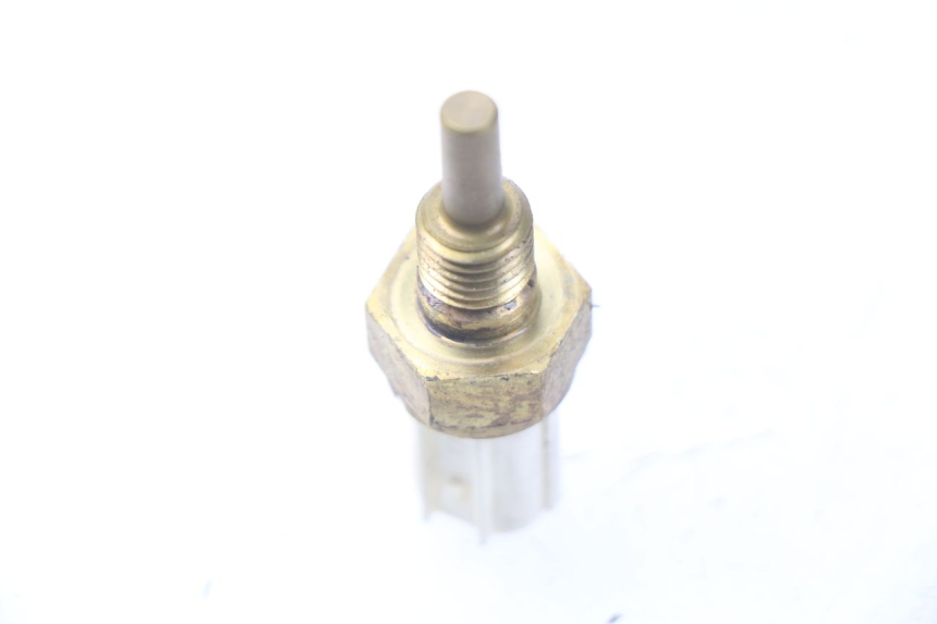 photo de SONDA DE TEMPERATURA DE ÁGUA KAWASAKI Z Z900 900 (2017 - 2019) - Zoom do estado de desgaste