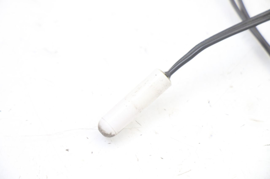 photo de SONDA DE TEMPERATURA EXTERNA PEUGEOT SATELIS 125 (2013 - 2018) - Zoom do estado de desgaste