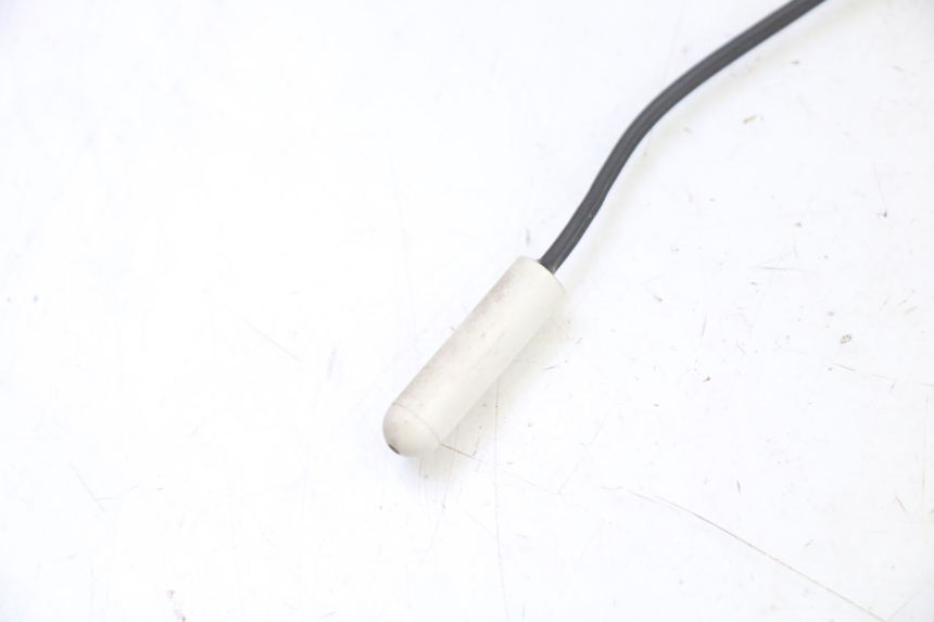 photo de SONDA DE TEMPERATURA EXTERNA PEUGEOT SATELIS 250 (2006 - 2012) - Zoom do estado de desgaste