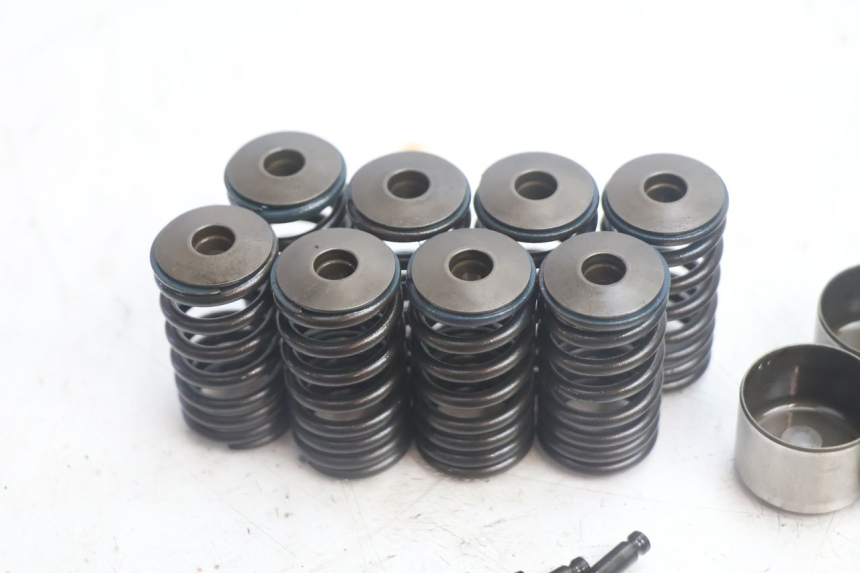 photo de VÁLVULA SUZUKI BURGMAN EXECUTIVE ABS 650 (2006 - 2012) - Pontos de fixação