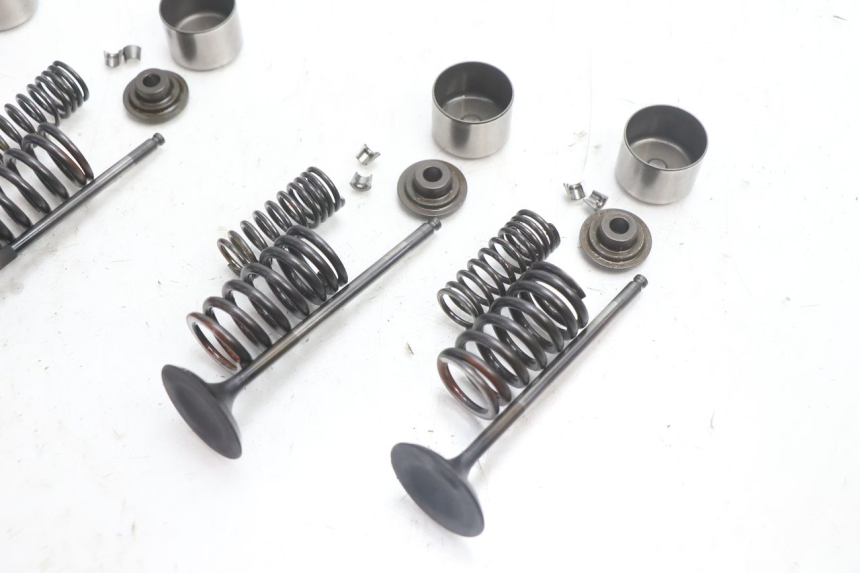 photo de VÁLVULA SUZUKI SV S 650 (2003 - 2009) - Pontos de fixação
