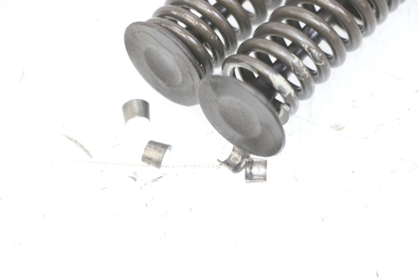 photo de VÁLVULA PIAGGIO VESPA GRANTURISMO 200 (2004 - 2005) - Pontos de fixação