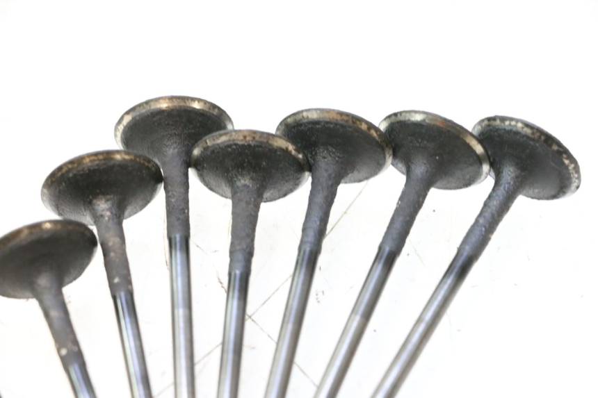 photo de VÁLVULA YAMAHA YZF R GENESIS 750 (1993 - 1998) - Pontos de fixação