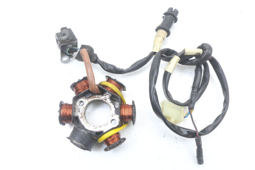 photo de ESTATOR PEUGEOT BUXY 50 (1993 - 1998) - Detalhe da peça