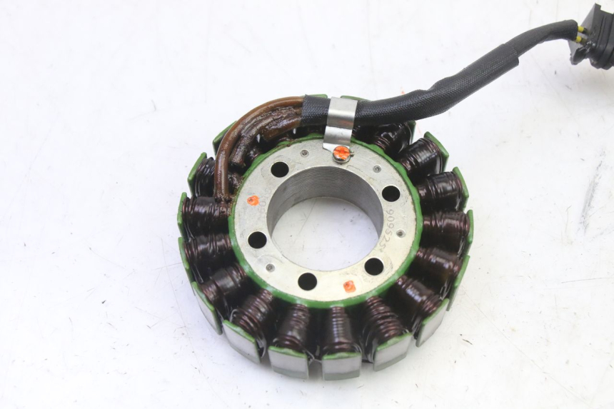 photo de ESTATOR HONDA CBR RR FIREBLADE 900 (1992 - 1994) - Detalhe da peça