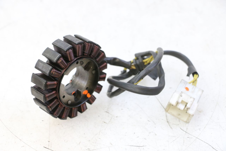 photo de ESTATOR HONDA FES S-WING SWING ABS 125 (2007 - 2015) - Outro ângulo de visão