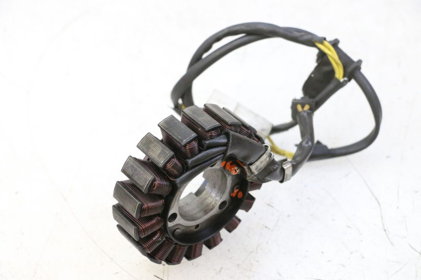 photo de ESTATOR HONDA FES S-WING SWING ABS 125 (2007 - 2015) - Pontos de fixação