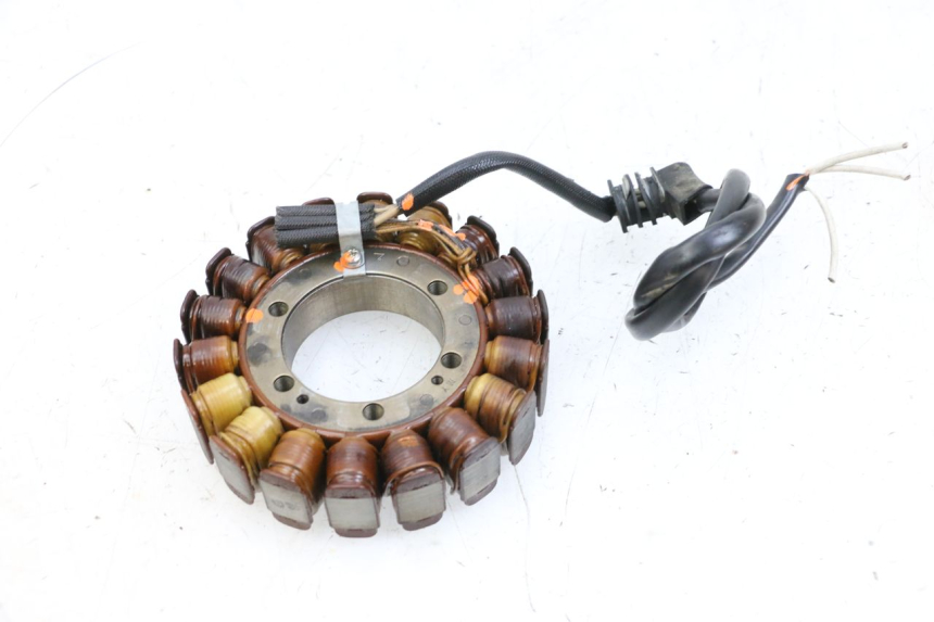 photo de ESTATOR YAMAHA FJR ABS 1300 (2006 - 2012) - Pontos de fixação