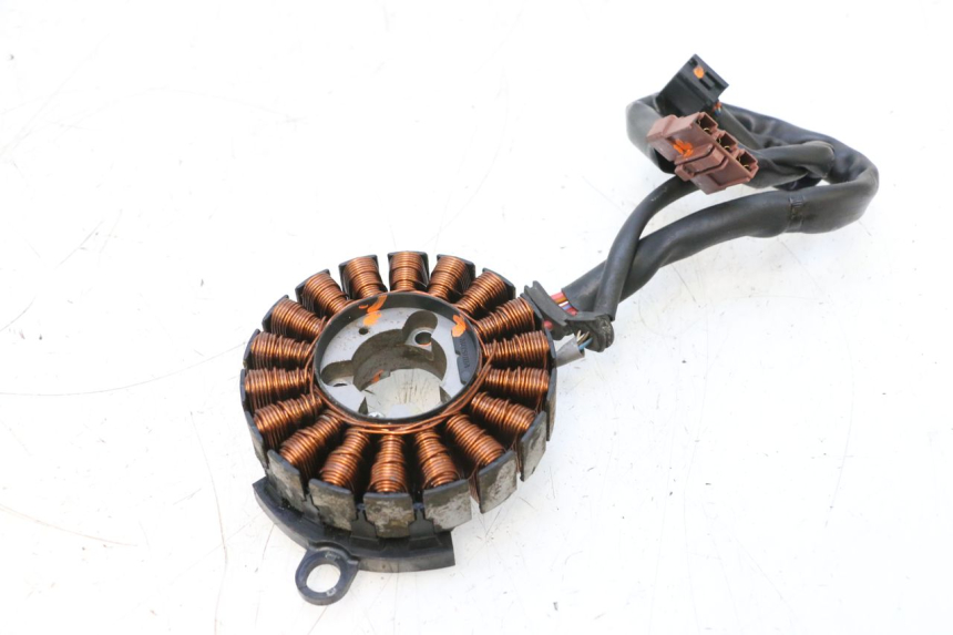 photo de ESTATOR HONDA PCX (JF57/JF64) 125 (2014 - 2018) - Vista de perto