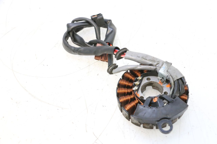 photo de ESTATOR HONDA PCX (JF57/JF64) 125 (2014 - 2018) - Ampliação técnica