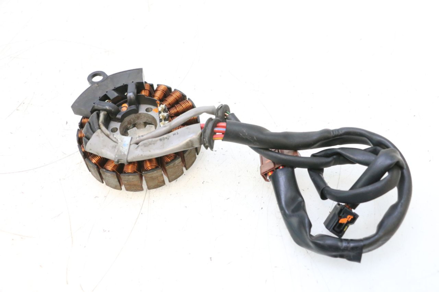photo de ESTATOR HONDA PCX (JF57/JF64) 125 (2014 - 2018) - Estado da superfície