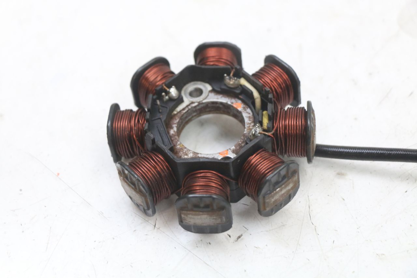 photo de ESTATOR PEUGEOT DJANGO 125 (2014 - 2017) - Pontos de fixação