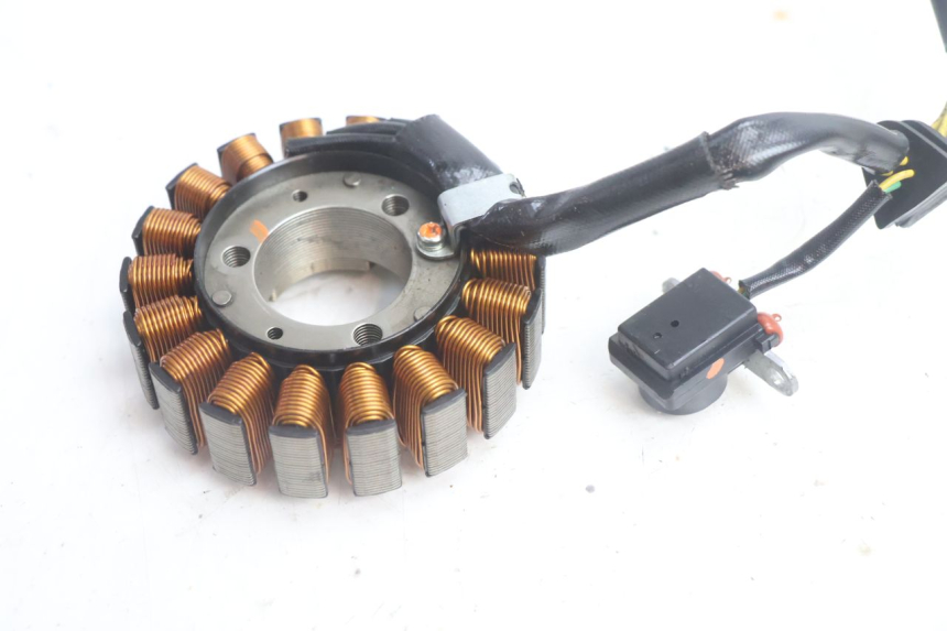 photo de ESTATOR PEUGEOT SATELIS 125 (2006 - 2009) - Ampliação técnica