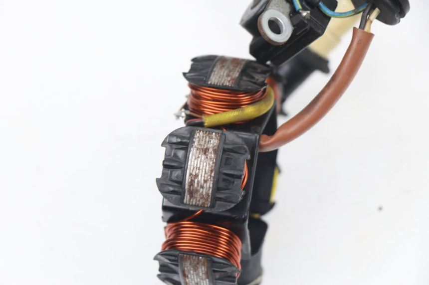 photo de ESTATOR PEUGEOT TREKKER TKR 50 (2005 - 2014) - Outro ângulo de visão