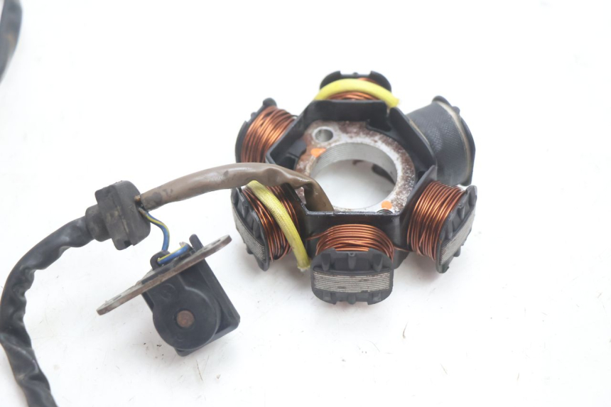 photo de ESTATOR PEUGEOT VIVACITY 50 (1998 - 2003) - Ampliação técnica