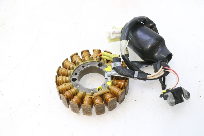 photo de ESTATOR YAMAHA XMAX X-MAX 125 (2006 - 2009) - Detalhe da peça