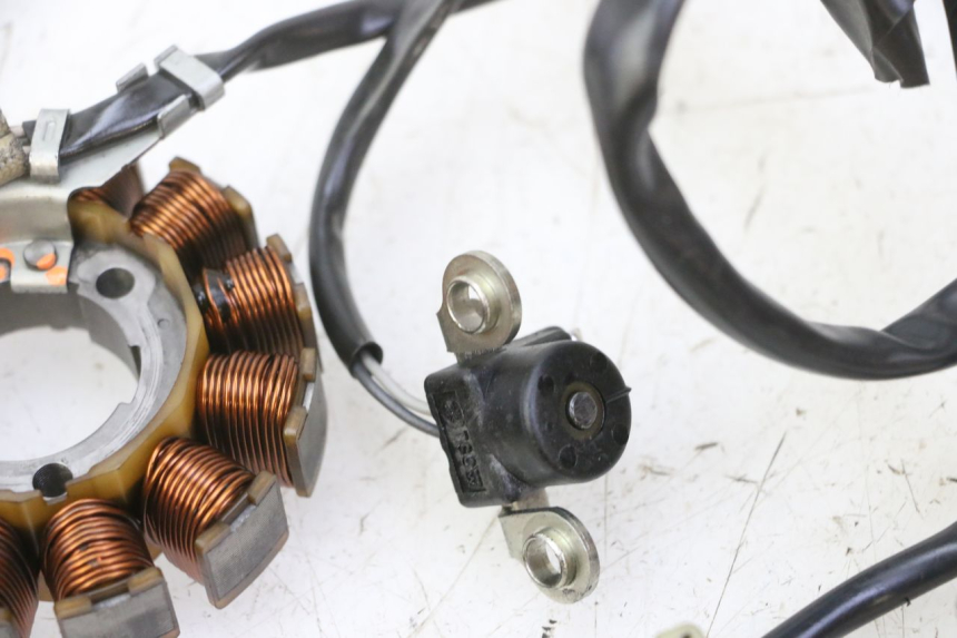 photo de ESTATOR YAMAHA YZ-F YZF 250 (2014 - 2018) - Zoom do estado de desgaste