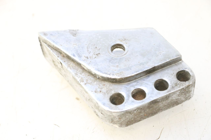 photo de SUPORTE DO AMORTECEDOR PEUGEOT TREKKER 50 (1995 - 2004) - Detalhe da peça
