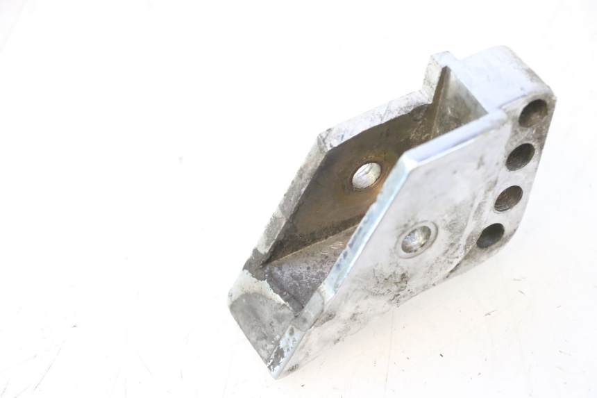 photo de SUPORTE DO AMORTECEDOR PEUGEOT TREKKER 50 (1995 - 2004) - Zoom do estado de desgaste