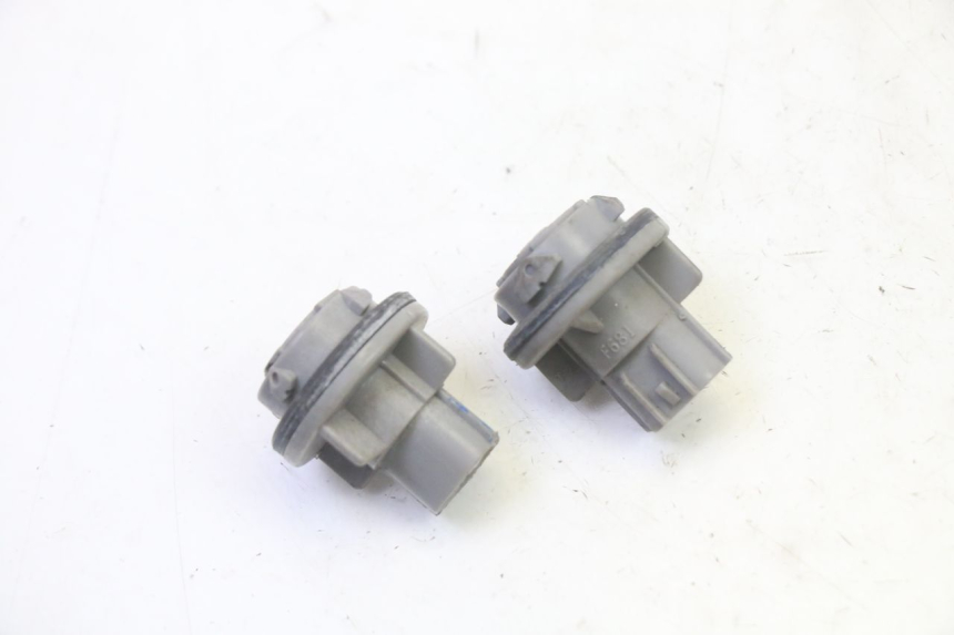 photo de SUPORTE DE LÂMPADA SUZUKI BURGMAN 125 (2007 - 2014) - Zoom do estado de desgaste