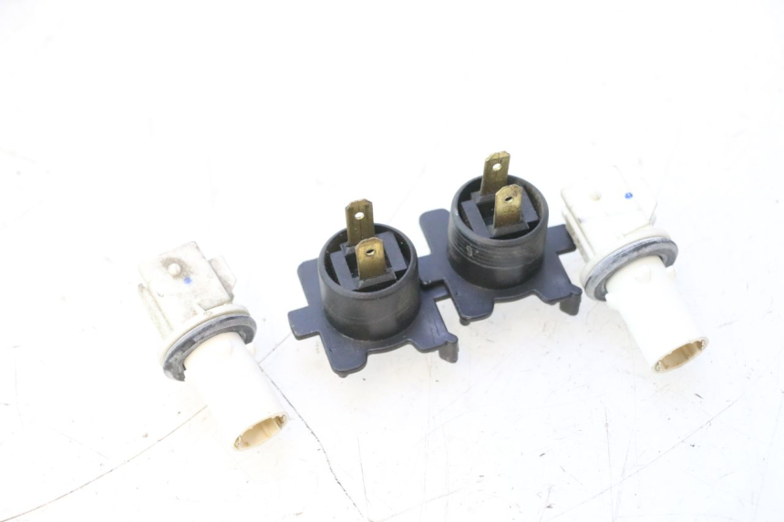 photo de SUPORTE DE LÂMPADA SUZUKI BURGMAN 125 (2007 - 2014) - Detalhe da peça