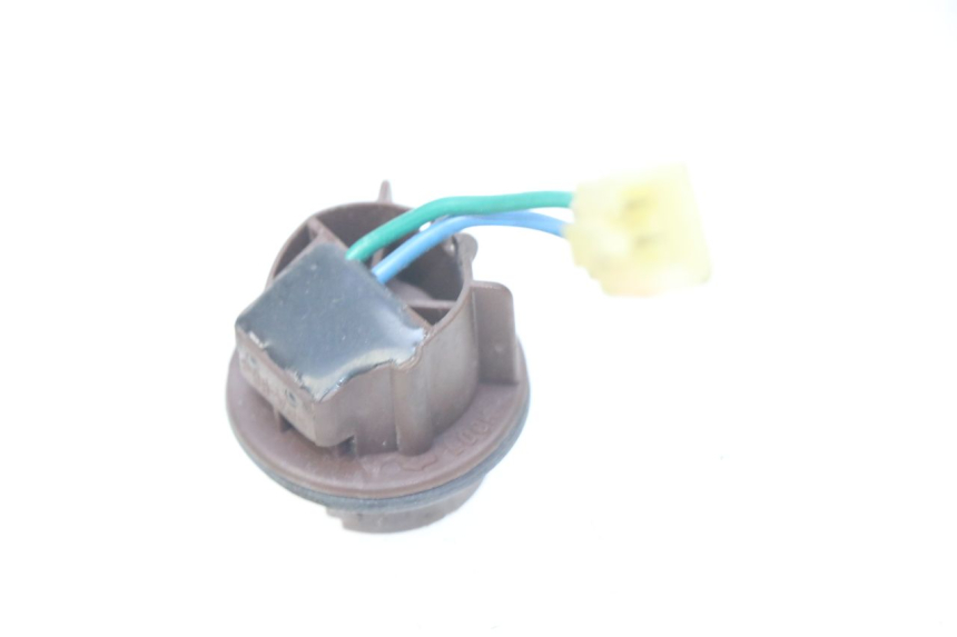 photo de SUPORTE DE LÂMPADA HONDA FES PANTHEON 2T 125 (1998 - 2002) - Zoom do estado de desgaste