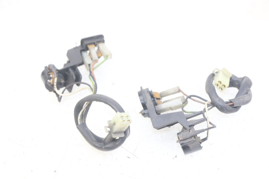 photo de SUPORTE DE LÂMPADA YAMAHA XMAX X-MAX 125 (2006 - 2009) - Detalhe da peça