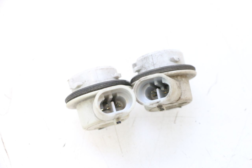 photo de SUPORTE DE LÂMPADA YAMAHA X-MAX XMAX 125 (2010 - 2013) - Zoom do estado de desgaste