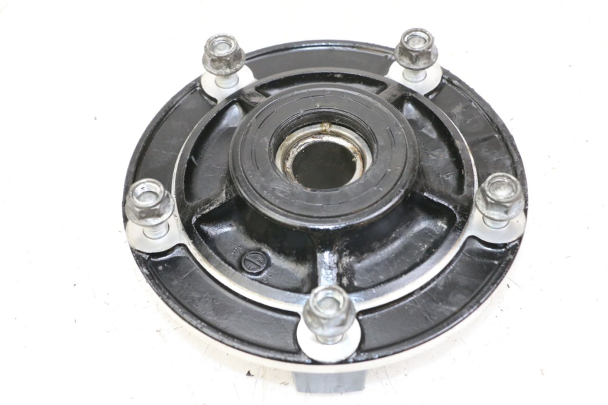photo de SUPORTE DE COROA SUZUKI GSR 750 (2011 - 2017) - Detalhe da peça