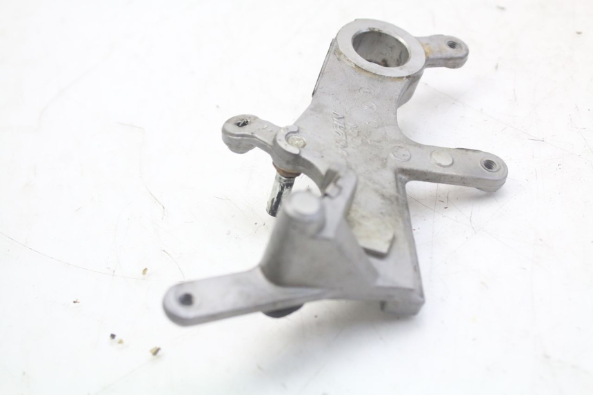 photo de SUPORTE DE PINÇA DE FREIO TRASEIRO HONDA CRF 250 (2010 - 2013) - Zoom do estado de desgaste