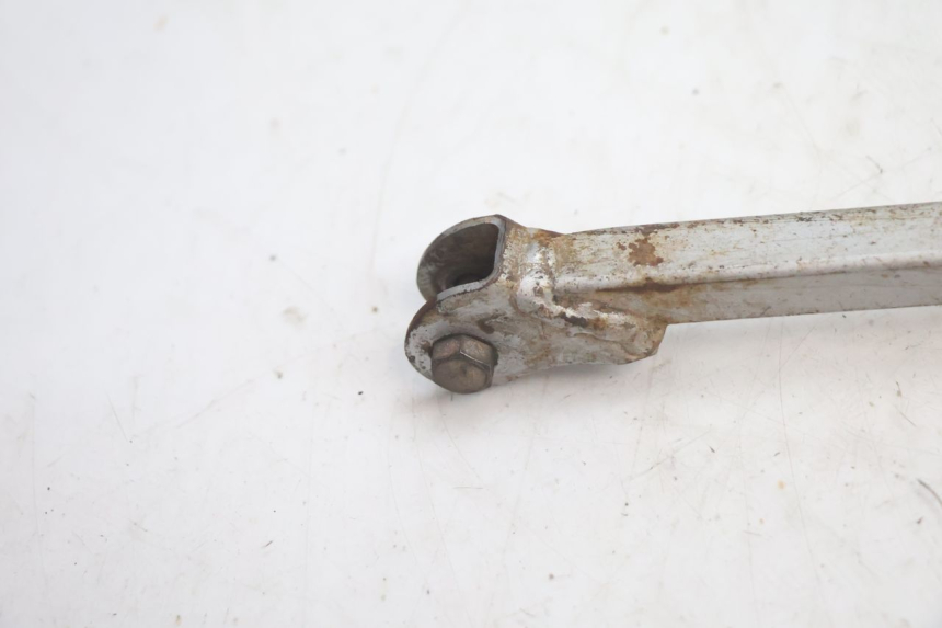 photo de SUPORTE DE PINÇA DE FREIO TRASEIRO SUZUKI DR S 600 (1985 - 1989) - Detalhe da peça