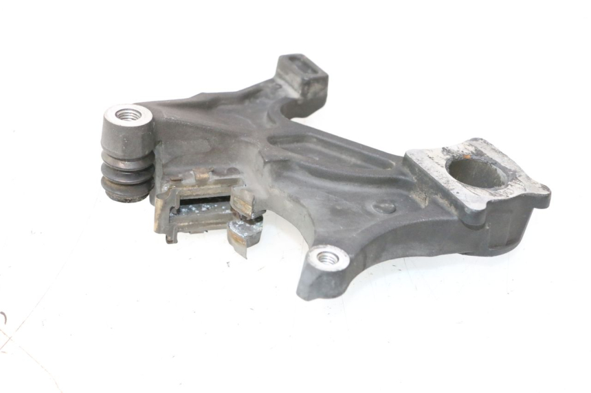 photo de SUPORTE DE PINÇA DE FREIO TRASEIRO SUZUKI GSR 600 (2005 - 2012) - Detalhe da peça