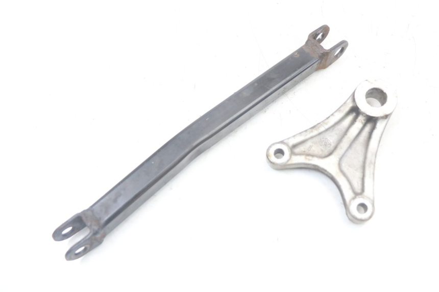 photo de SUPORTE DE PINÇA DE FREIO TRASEIRO SUZUKI GS F 500 (2004 - 2007) - Detalhe da peça