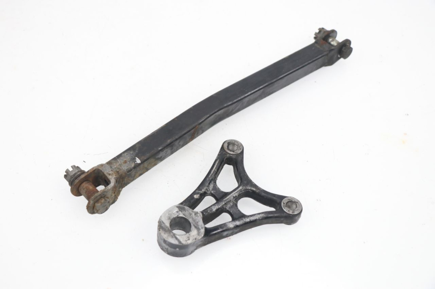 photo de SUPORTE DE PINÇA DE FREIO TRASEIRO SUZUKI GSXF GSX F 600 (1988 - 1997) - Detalhe da peça