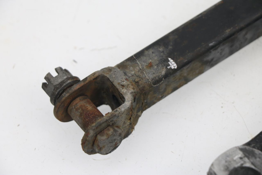 photo de SUPORTE DE PINÇA DE FREIO TRASEIRO SUZUKI GSXF GSX F 600 (1988 - 1997) - Zoom do estado de desgaste
