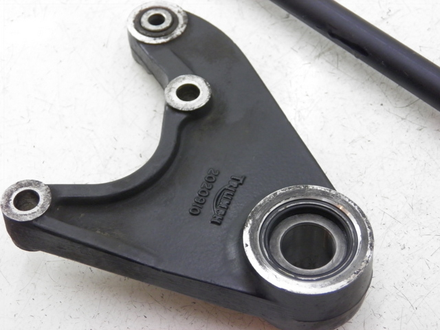photo de SUPORTE DE PINÇA DE FREIO TRASEIRO TRIUMPH TROPHY 1200 (1996 - 2003) - Outro ângulo de visão