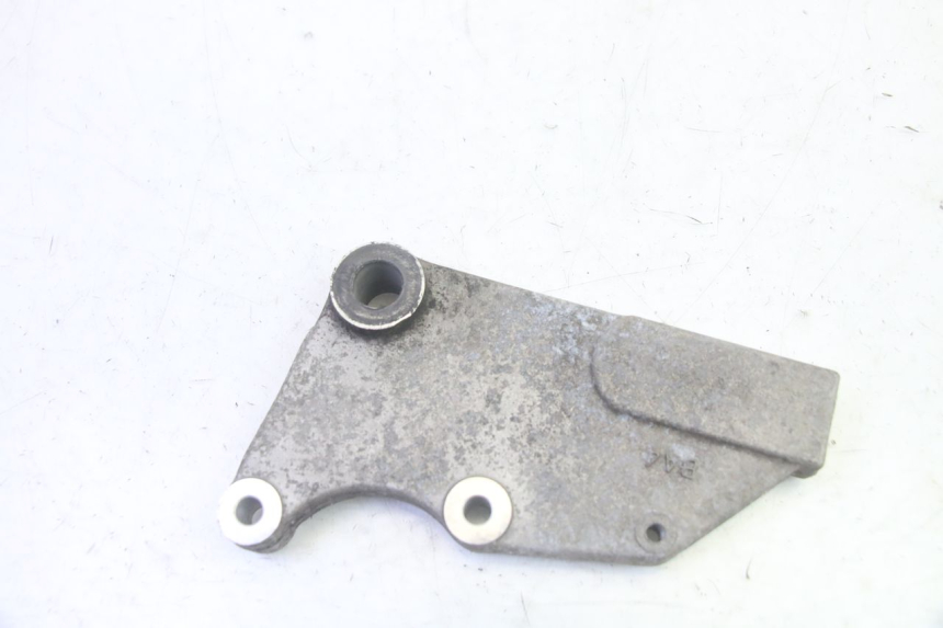 photo de SUPORTE DE PINÇA DE FREIO TRASEIRO DAELIM VJ ROADWIN FI 125 (2008 - 2017) - Outro ângulo de visão