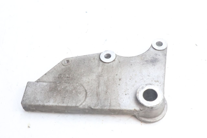 photo de SUPORTE DE PINÇA DE FREIO TRASEIRA DAELIM VJ ROADWIN 125 (2004 - 2007) - Outro ângulo de visão