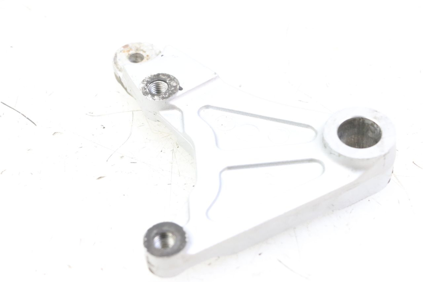photo de SUPORTE DE PINÇA DE FREIO TRASEIRO YAMAHA FZS FAZER 600 (2001 - 2003) - Detalhe da peça