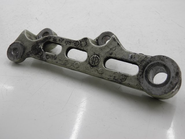 photo de SUPORTE DE PINÇA DE FREIO TRASEIRO YAMAHA FZX FAZER 750 (1987 - 1998) - Zoom do estado de desgaste