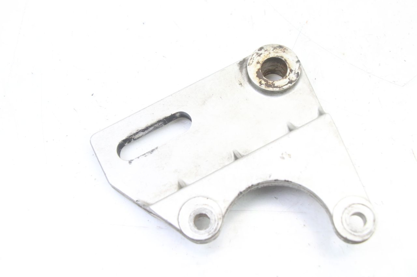 photo de SUPORTE DE PINÇA DE FREIO TRASEIRO YAMAHA TZR 50 (2008 - 2016) - Detalhe da peça