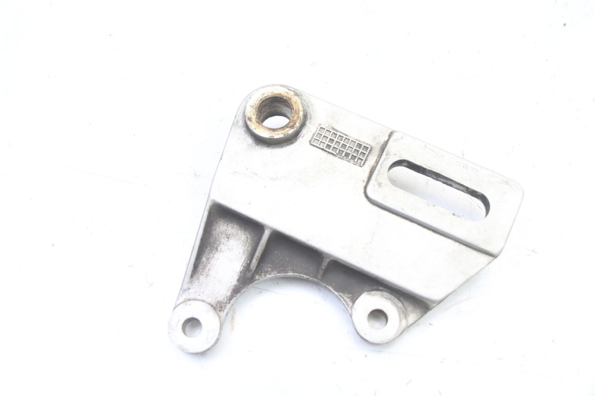 photo de SUPORTE DE PINÇA DE FREIO TRASEIRO YAMAHA TZR 50 (2008 - 2016) - Outro ângulo de visão